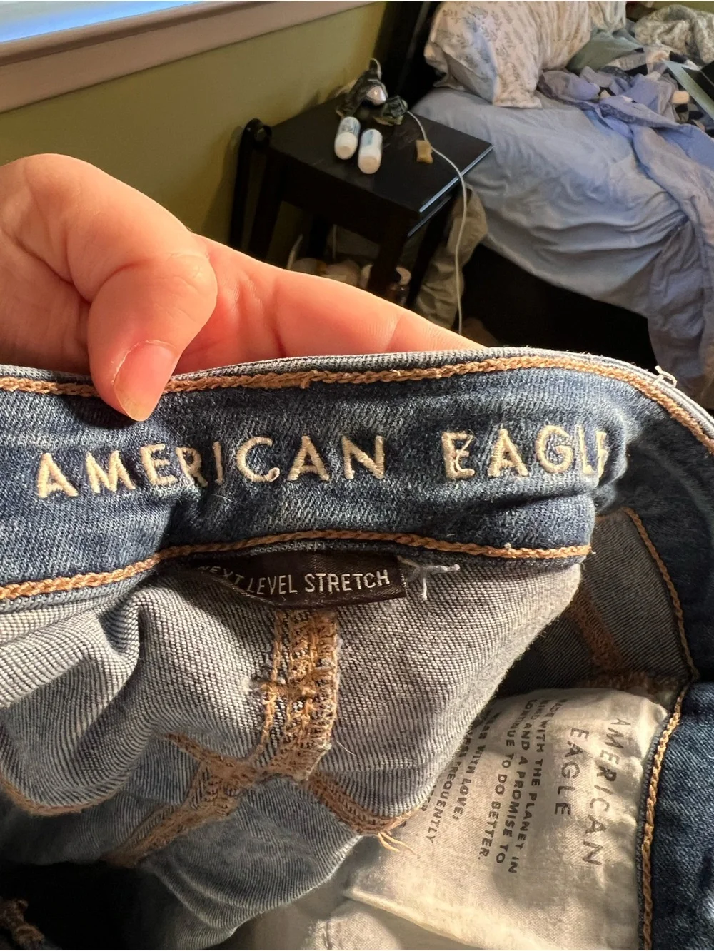 American Eagle Women’s Size 10 Hi Rise Cut Off Jean Shorts Denim Medium Wash‎